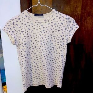 unused brandy Melville shirt one size very nice quality and very comfortable